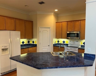 3721 Vienna Street - Photo Thumbnail 5