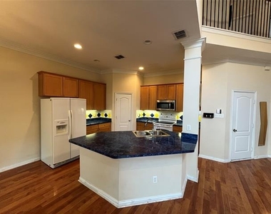 3721 Vienna Street - Photo Thumbnail 9