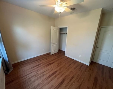 3721 Vienna Street - Photo Thumbnail 18