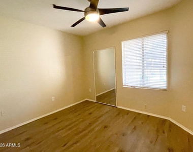2929 W Yorkshire Drive - Photo Thumbnail 19