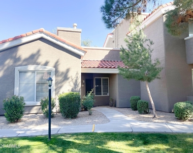 2929 W Yorkshire Drive - Photo Thumbnail 1