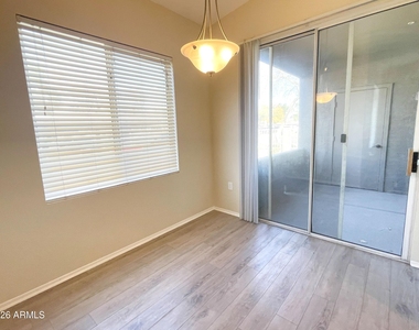 2929 W Yorkshire Drive - Photo Thumbnail 9