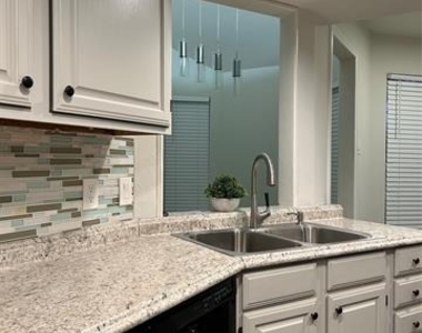3115 Royal Gable Drive - Photo Thumbnail 14