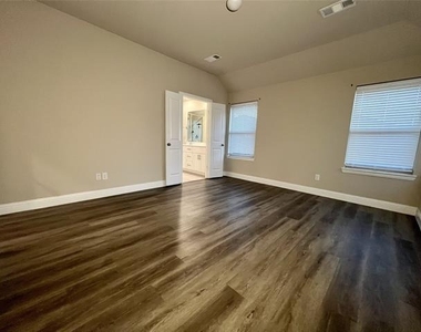 2143 Erika Lane - Photo Thumbnail 12