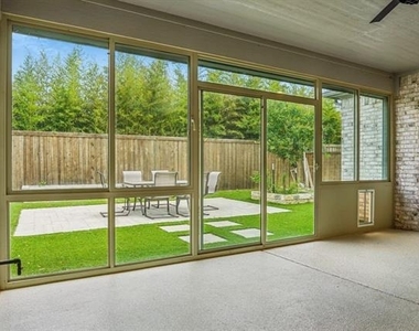 329 Magnolia Street - Photo Thumbnail 30
