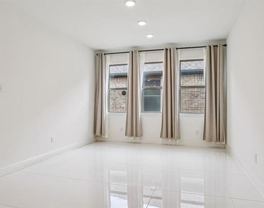 329 Magnolia Street - Photo Thumbnail 12