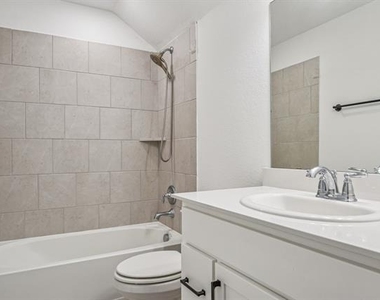 329 Magnolia Street - Photo Thumbnail 28
