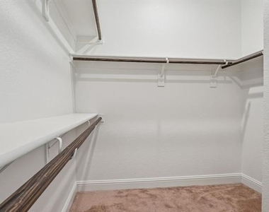 329 Magnolia Street - Photo Thumbnail 18