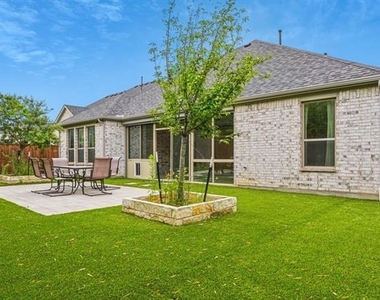 329 Magnolia Street - Photo Thumbnail 31