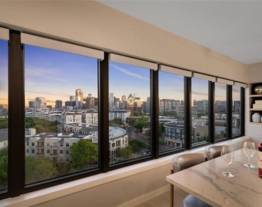 3030 Mckinney Avenue - Photo Thumbnail 2