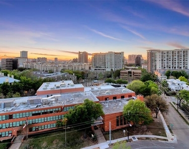 3030 Mckinney Avenue - Photo Thumbnail 17
