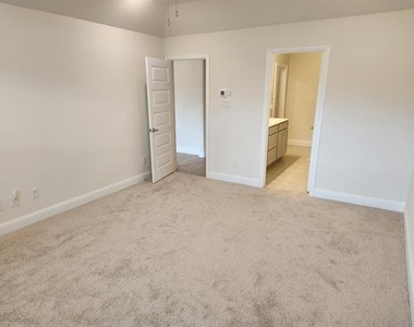 3816 Oldham Road - Photo Thumbnail 8