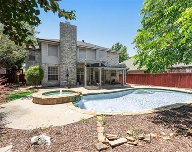 2912 Shadow Oak Court - Photo Thumbnail 29