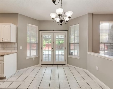 2912 Shadow Oak Court - Photo Thumbnail 7