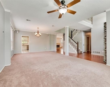 2912 Shadow Oak Court - Photo Thumbnail 14