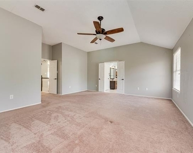 2912 Shadow Oak Court - Photo Thumbnail 21