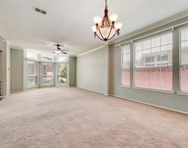 2912 Shadow Oak Court - Photo Thumbnail 13