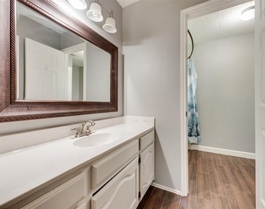 2912 Shadow Oak Court - Photo Thumbnail 25