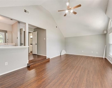 2912 Shadow Oak Court - Photo Thumbnail 11