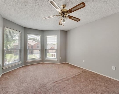 2912 Shadow Oak Court - Photo Thumbnail 19