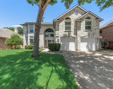 2912 Shadow Oak Court - Photo Thumbnail 2