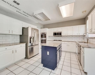 2912 Shadow Oak Court - Photo Thumbnail 8