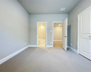 3713 Canyon Drive - Photo Thumbnail 18