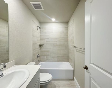 3713 Canyon Drive - Photo Thumbnail 19