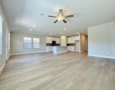 3713 Canyon Drive - Photo Thumbnail 5