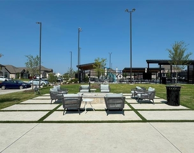 3713 Canyon Drive - Photo Thumbnail 28