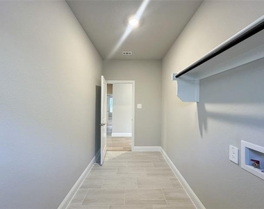 3713 Canyon Drive - Photo Thumbnail 20