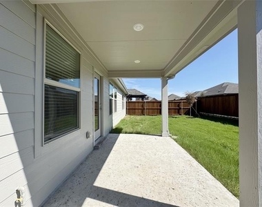 3713 Canyon Drive - Photo Thumbnail 22