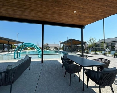 3713 Canyon Drive - Photo Thumbnail 26