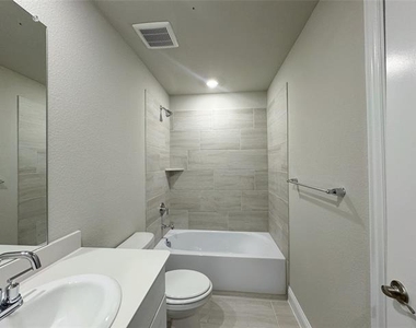 3713 Canyon Drive - Photo Thumbnail 17