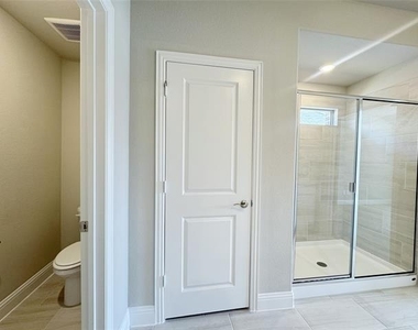 3713 Canyon Drive - Photo Thumbnail 12
