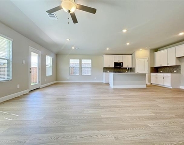 3713 Canyon Drive - Photo Thumbnail 6