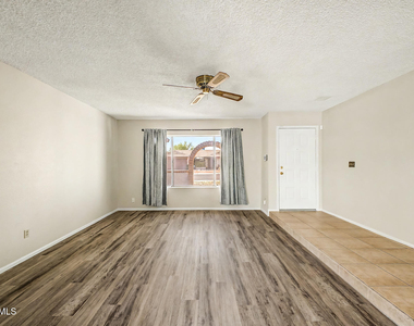 5733 W Mescal Street - Photo Thumbnail 8
