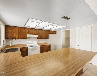 5733 W Mescal Street - Photo Thumbnail 16
