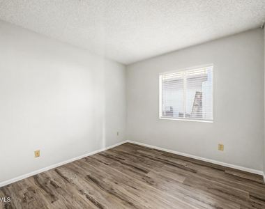 5733 W Mescal Street - Photo Thumbnail 27