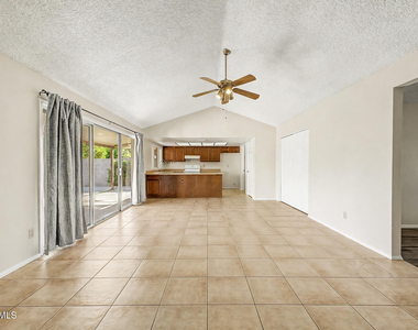 5733 W Mescal Street - Photo Thumbnail 12