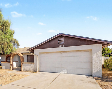 5733 W Mescal Street - Photo Thumbnail 3