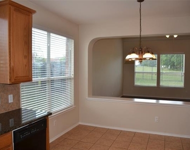 3305 Ocean Drive - Photo Thumbnail 9