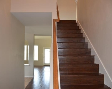3305 Ocean Drive - Photo Thumbnail 10