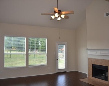 3305 Ocean Drive - Photo Thumbnail 7