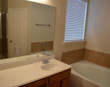 3305 Ocean Drive - Photo Thumbnail 12