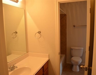 3305 Ocean Drive - Photo Thumbnail 11