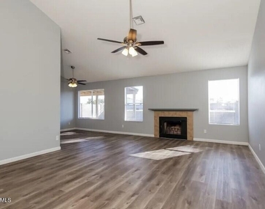 4501 N 106th Drive - Photo Thumbnail 2