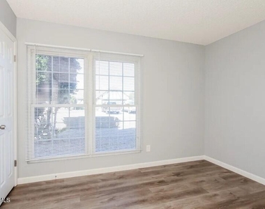 4501 N 106th Drive - Photo Thumbnail 7