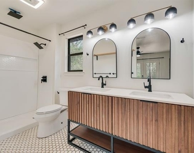 284 Pleasant Hill Lane - Photo Thumbnail 16