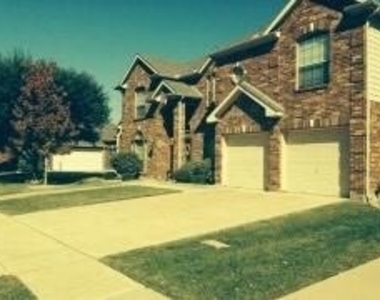 107 Pinedale Drive - Photo Thumbnail 7